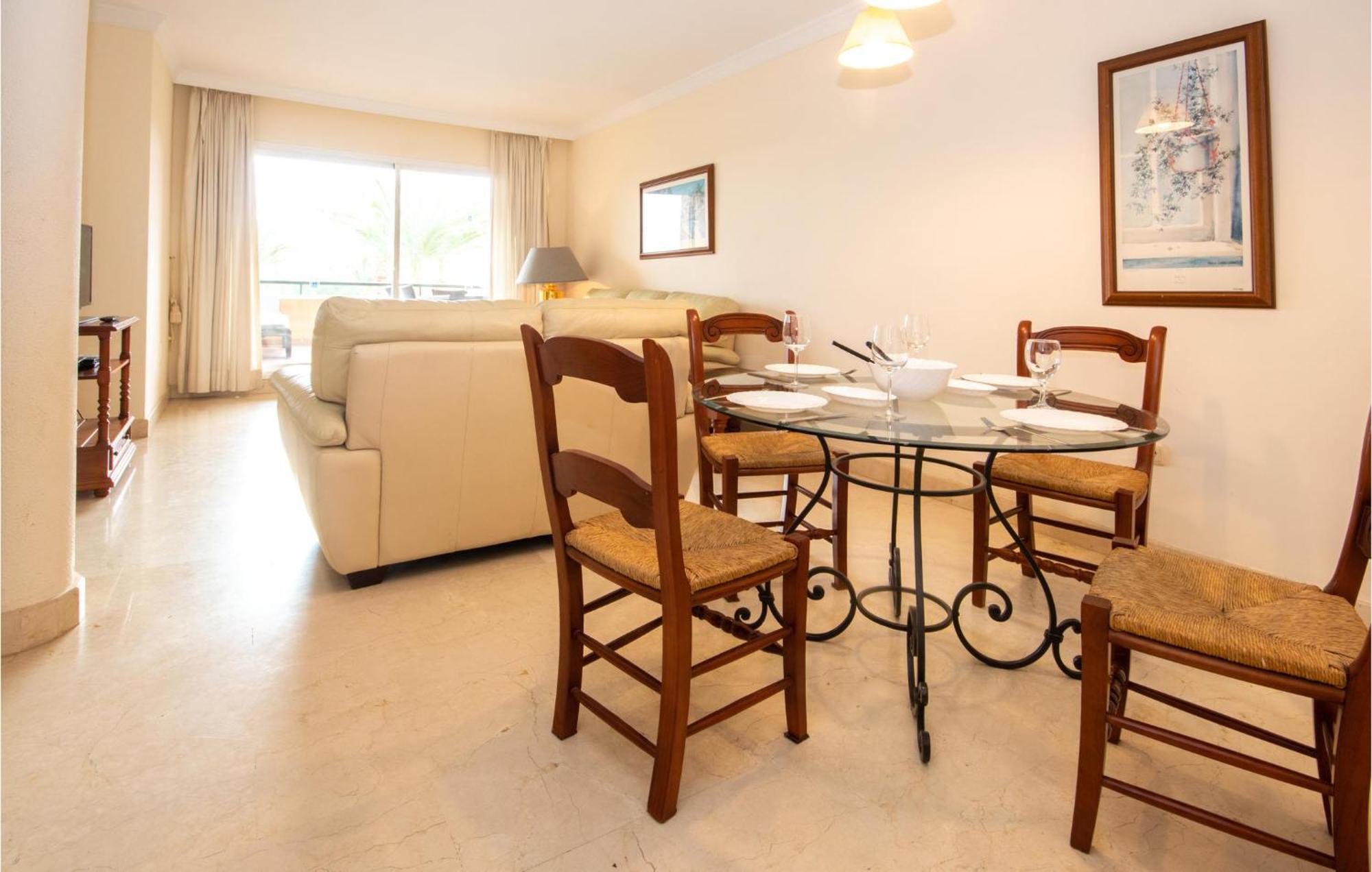 Beautiful Apartment In Marbella-Elviria エクステリア 写真