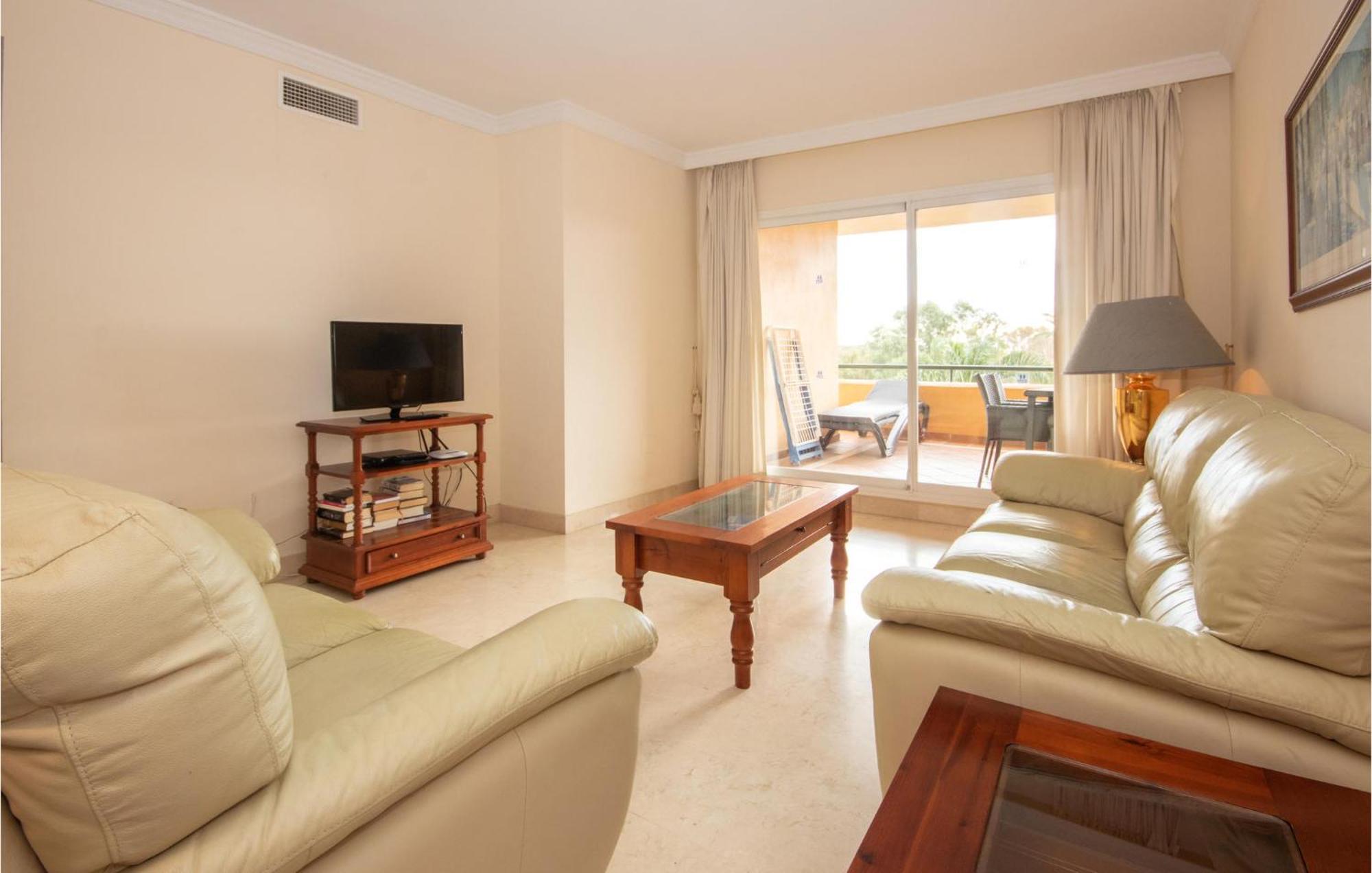 Beautiful Apartment In Marbella-Elviria エクステリア 写真