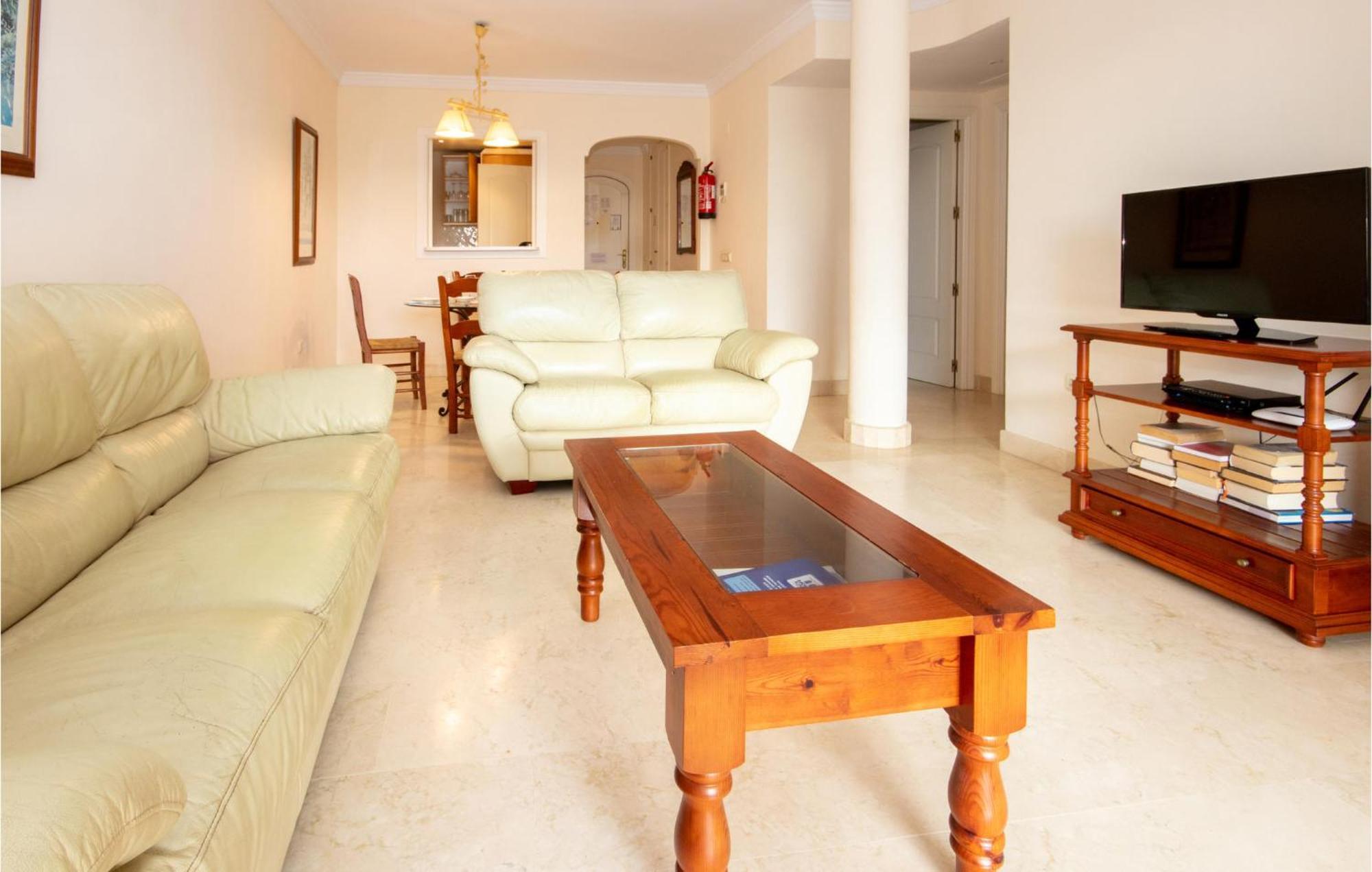 Beautiful Apartment In Marbella-Elviria エクステリア 写真