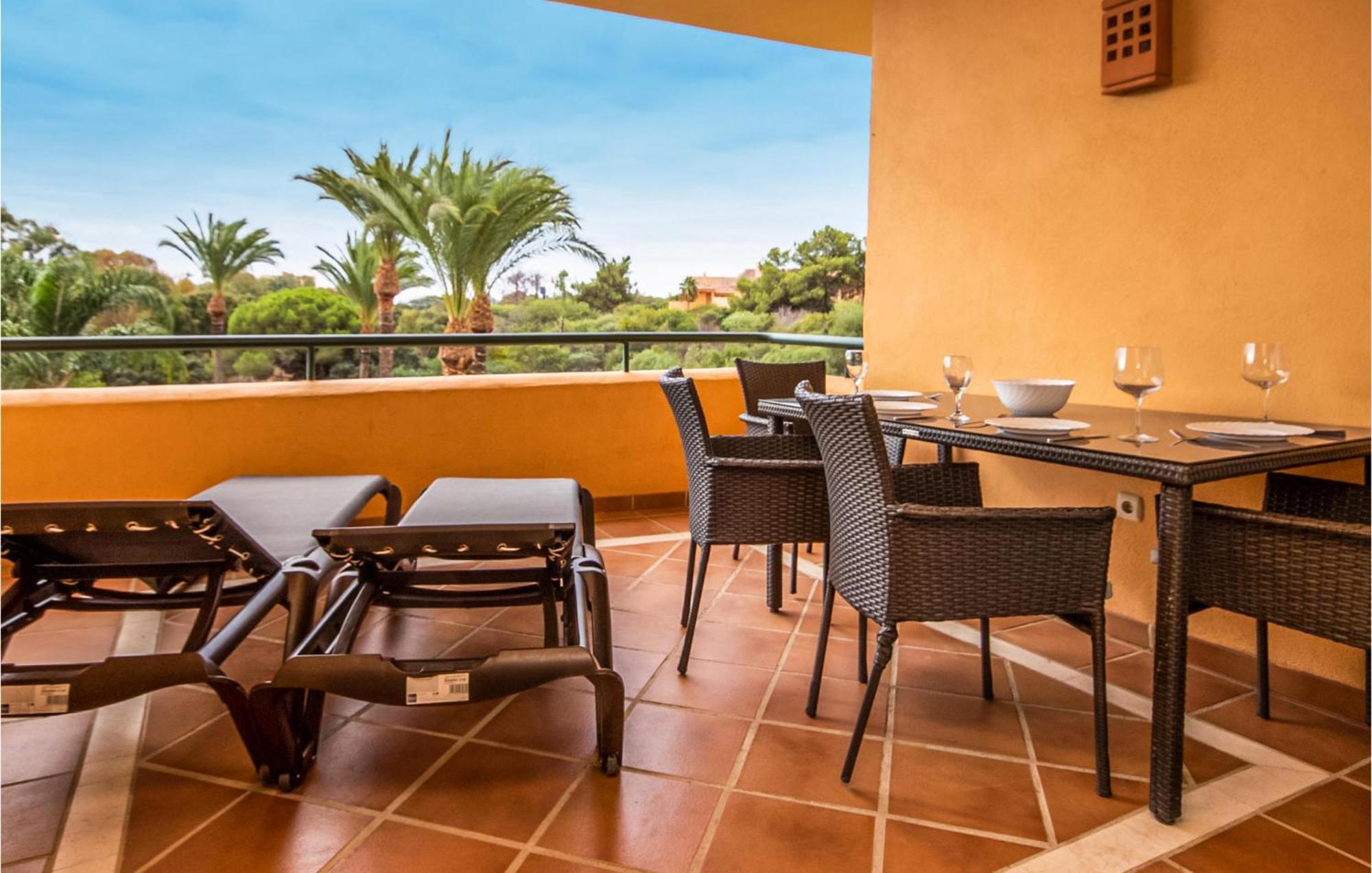 Beautiful Apartment In Marbella-Elviria エクステリア 写真